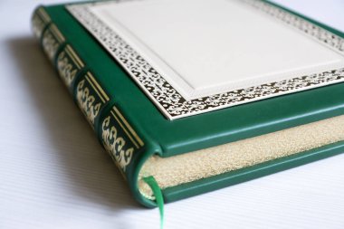 Fransız ciltleyici, el yapımı kitaplar, altın damgalı hakiki deri çanta..