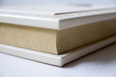 Fransız ciltleyici, el yapımı kitaplar, altın damgalı hakiki deri çanta..