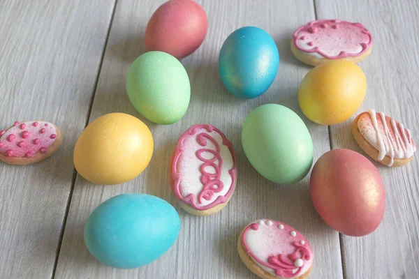 Ovos Páscoa Coloridos Bolo Páscoa Tradicional Outras Guloseimas Para Feriado — Fotografia de Stock