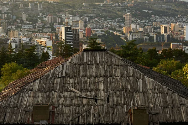 View Tbilisi Georgia Overlooking Wooden Rooftop Old House — Foto de Stock