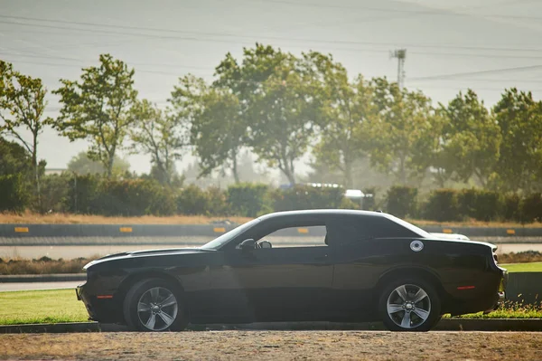 Tbilisi Georgia August 2019 Black Dodge Challenger Parked Side Road – stockfoto