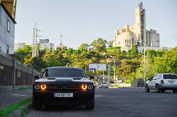 Tbilisi Georgia August 2019 Black Dodge Challenger Parked Side Road — Fotografia de Stock