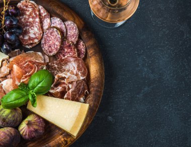 Şarap için İtalyan antipasti snack 