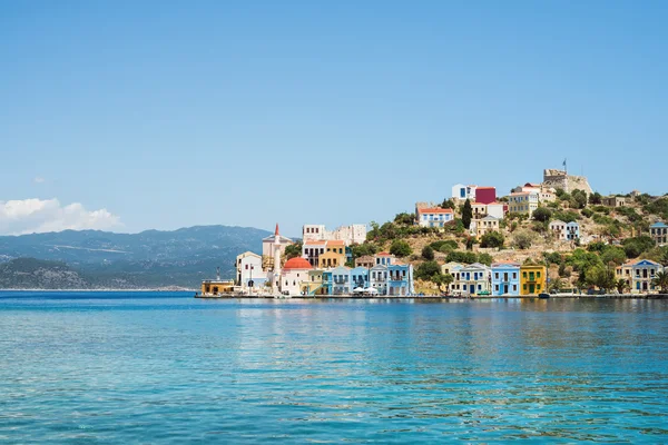 Vista sobre la bahía de Kastelorizo costa de la isla — Foto de Stock