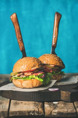 Ev yapımı sığır eti Burger 