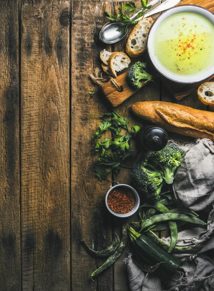 Ervilha caseira, brócolis, sopa de creme de abobrinha — Fotografia de Stock