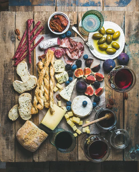 Set di vini e snack — Foto Stock