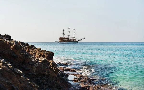 Acqua limpida del Mar Mediterraneo sulla spiaggia di Cleopatra — Foto Stock