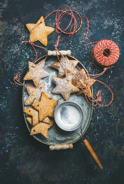 Christmas star shaped gingerbread cookies — Stock Photo, Image