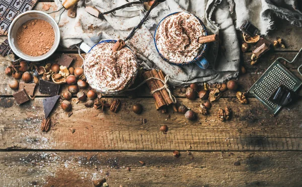 ホイップクリームとホットチョコレート — ストック写真