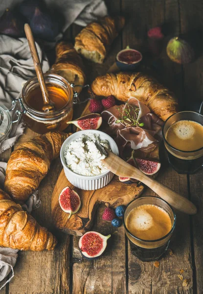 Homemade ricotta Breakfast — Stock Photo, Image