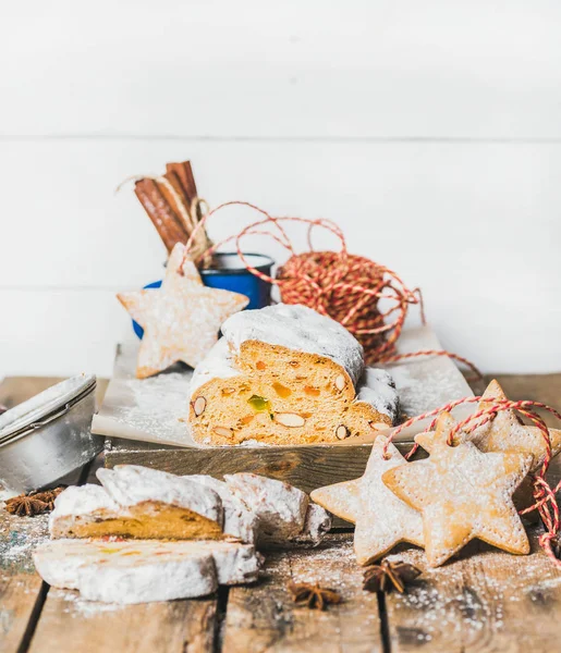 Pastel de Navidad con galletas de jengibre — Foto de Stock