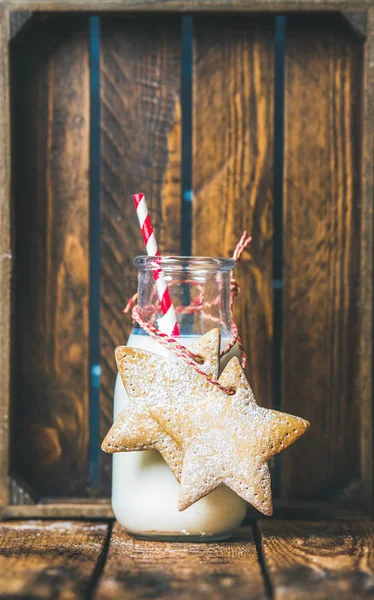 Şişe süt ve zencefilli kurabiye ile