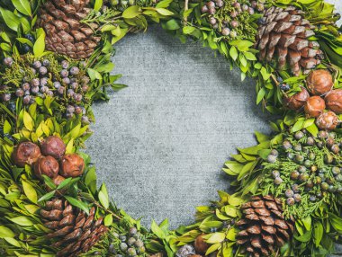 Noel süsleyici çelenk