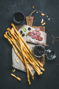 İtalyan grisini ekmek sopa