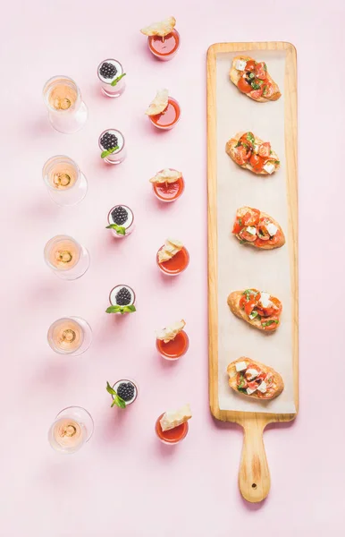 Snack, gazpacho shot, dessert — Foto Stock