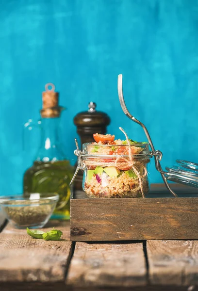 Salada caseira de quinoa — Fotografia de Stock