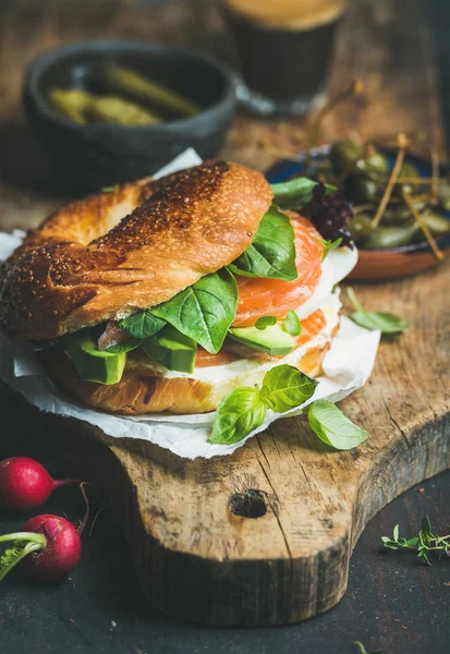 Hälsosam frukost med bagel — Stockfoto