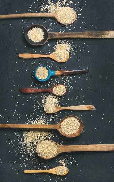 Quinoa semena v lžíce — Stock fotografie