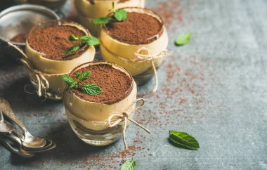 Ev yapımı İtalyan tatlı Tiramisu 