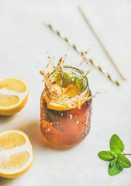Summer cold Iced tea — Stock Photo, Image