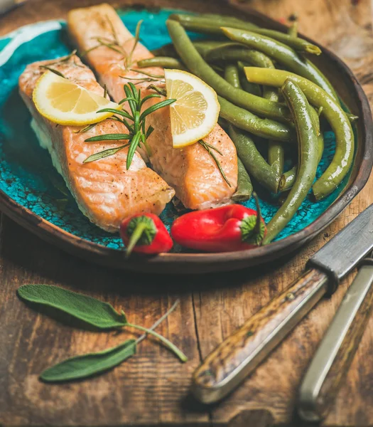 Roasted salmon fillet — Stock Photo, Image