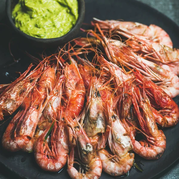 Camarones rojos asados —  Fotos de Stock