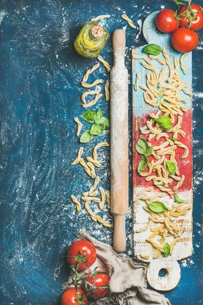 Ингредиенты для приготовления итальянского обеда — стоковое фото