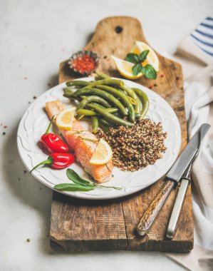protein zengin yemek tabağı 