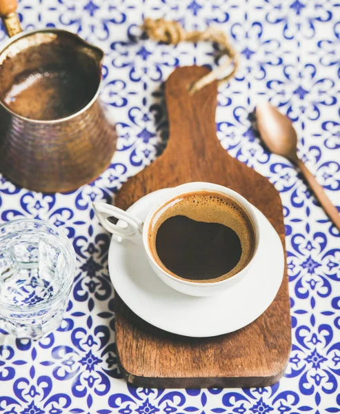 Schwarzer türkischer Kaffee — Stockfoto