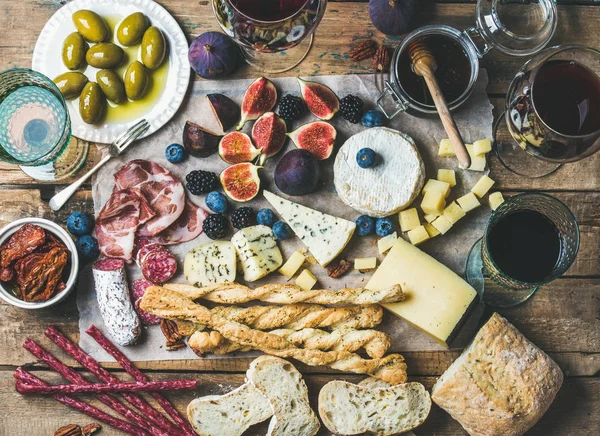 Vin och snacks set — Stockfoto