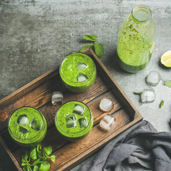 Verse smoothie in glazen — Stockfoto