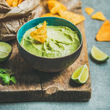 Taze guacamole sos
