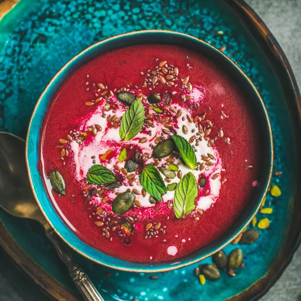 Sopa vegetariana de beterraba — Fotografia de Stock