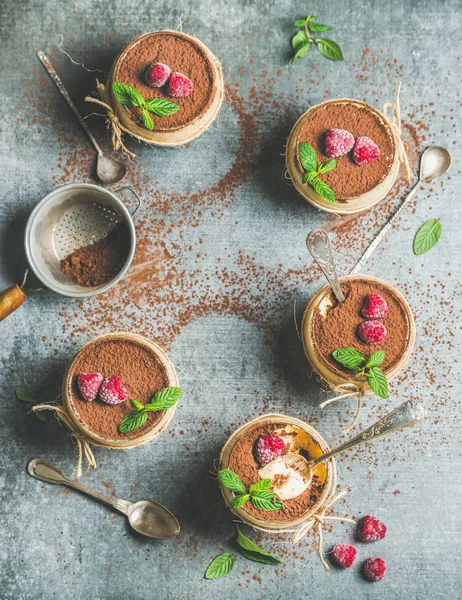 Italian dessert Tiramisu in glasses — Stock Photo, Image