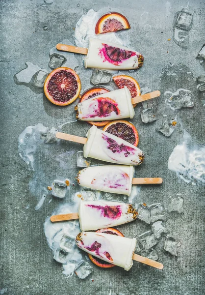 Смачні освіжаючий фруктове морозиво — стокове фото