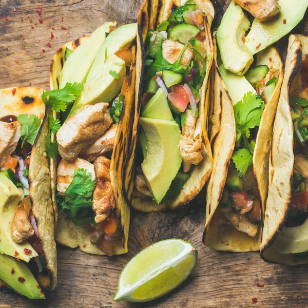 Tacos with grilled chicken — Stock Photo, Image