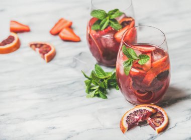 Sangria kokteyl serinletici meyve 