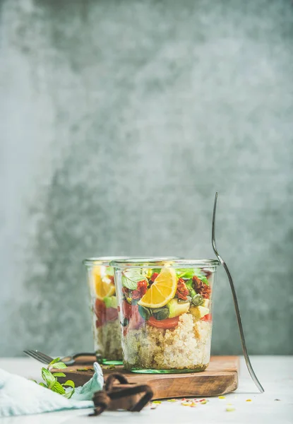 Gezonde salade met quionoa — Stockfoto