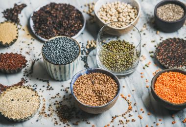 Çeşitli çiğ çiğ taneleri