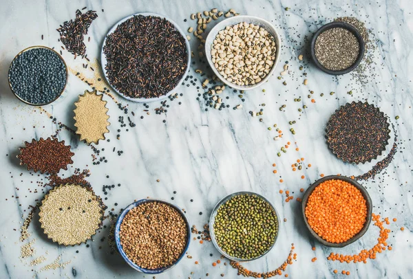 Çeşitli çiğ çiğ taneleri