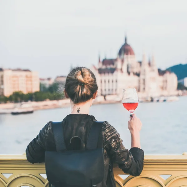 Woman with glass of wine — Stock Photo, Image