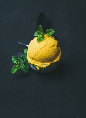 Mango sorbe dondurma 