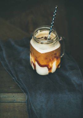 Buzlu karamel macciato 