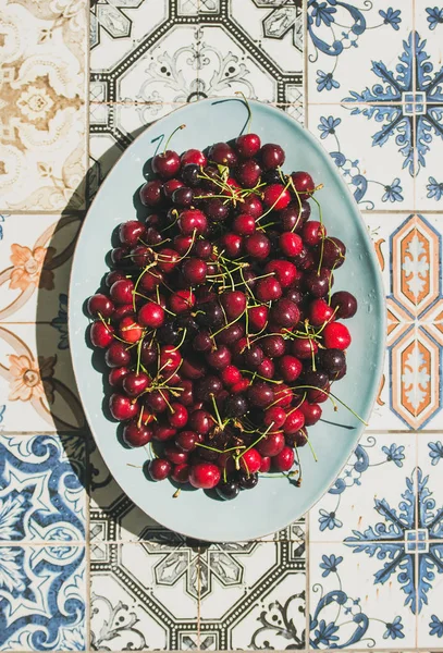 Fresh sweet cherries — Stock Photo, Image