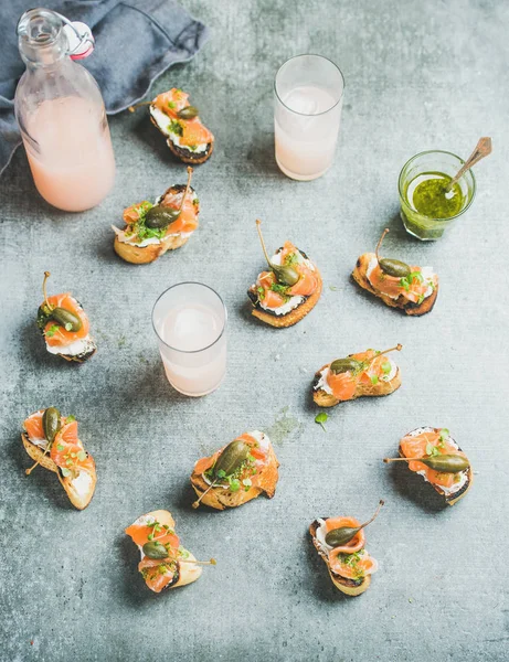 Crostini füme somon ile 