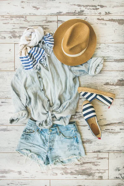 Summer women's clothes — Stock Photo, Image