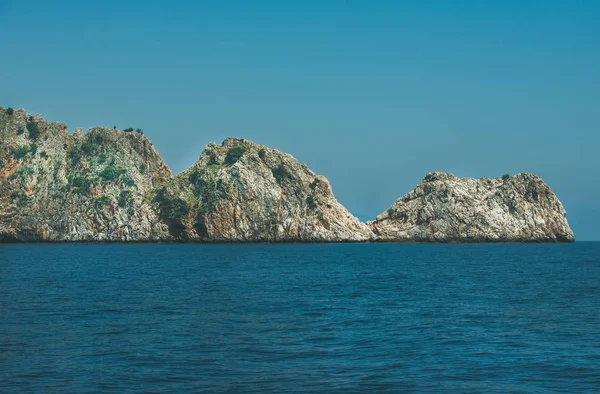 Cape Cilvarda Alanya'da kayalar