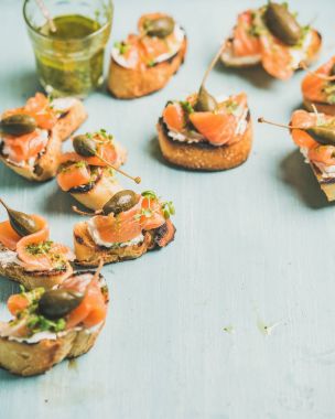 Crostini smocked somon ile