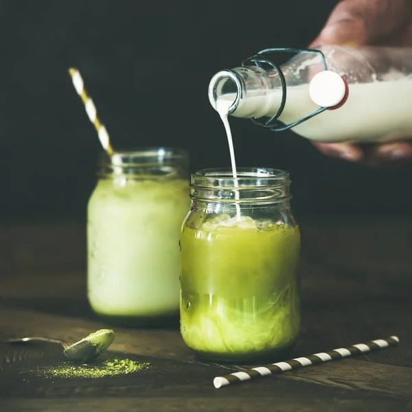 코코넛 matcha 라 떼 음료 아이스 — 스톡 사진